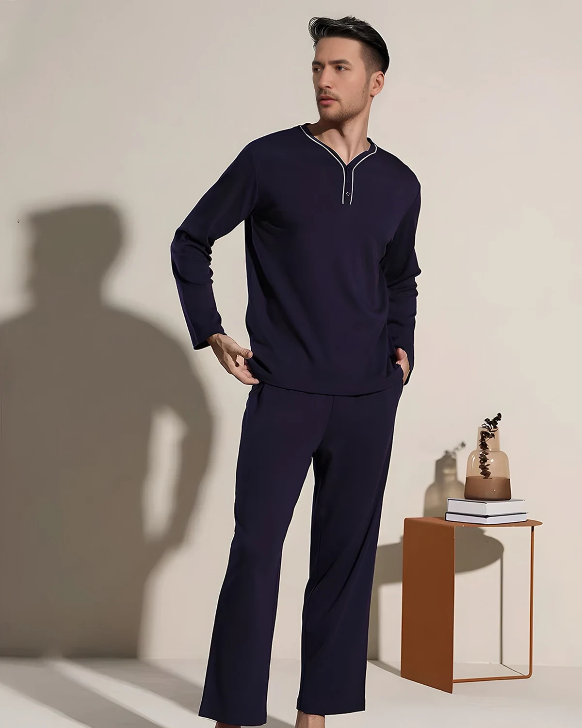 Enjoy silky comfort ~ 60S modal-blend goblet-collar men's long-sleeve, styled view