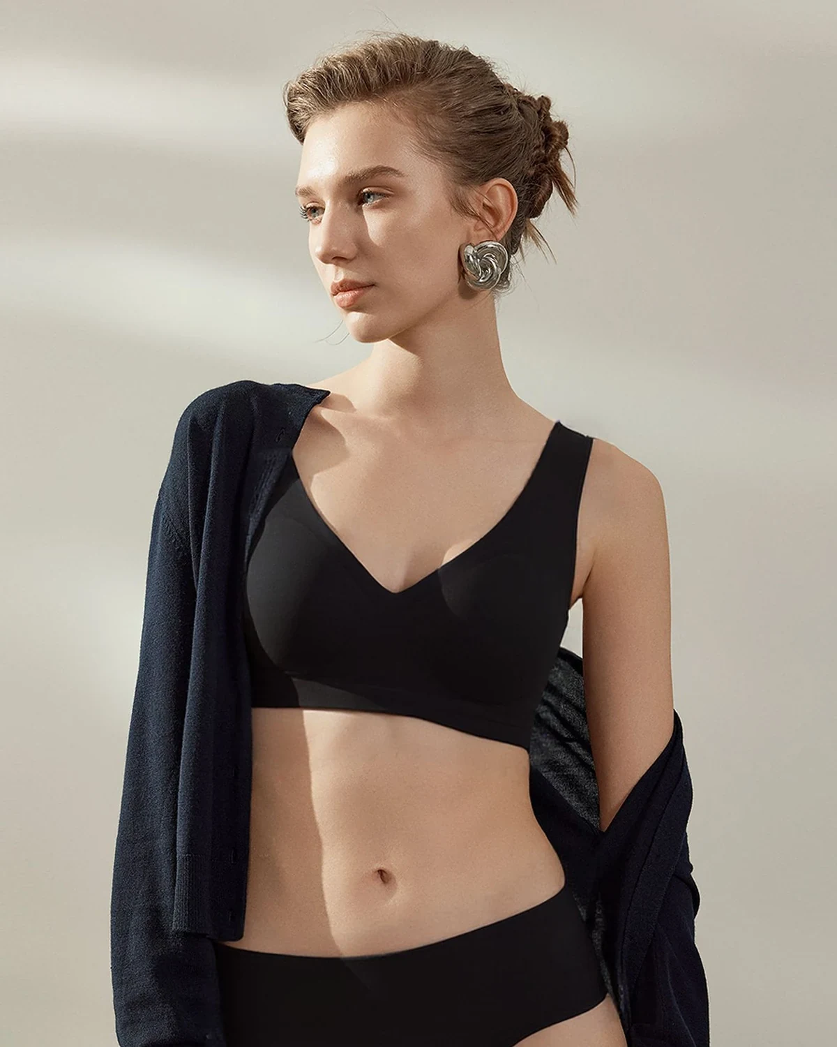 Lueying Hidden-Hole Insert Cup Open Back Breathable Vest Bra, Wireless, styled view