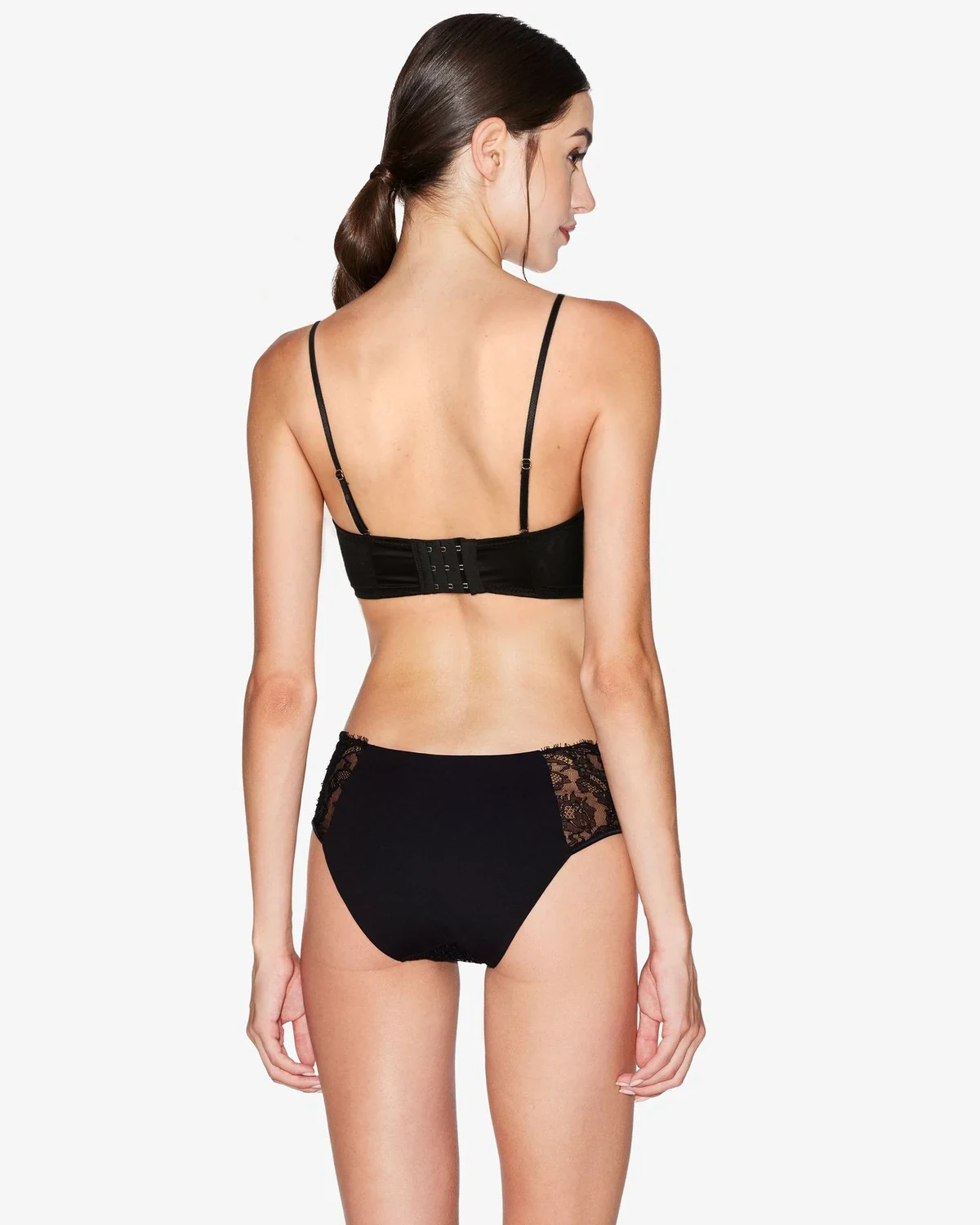 Luxury 16 momme silk mulberry silk blend wireless bra, sexy French retro, styled view